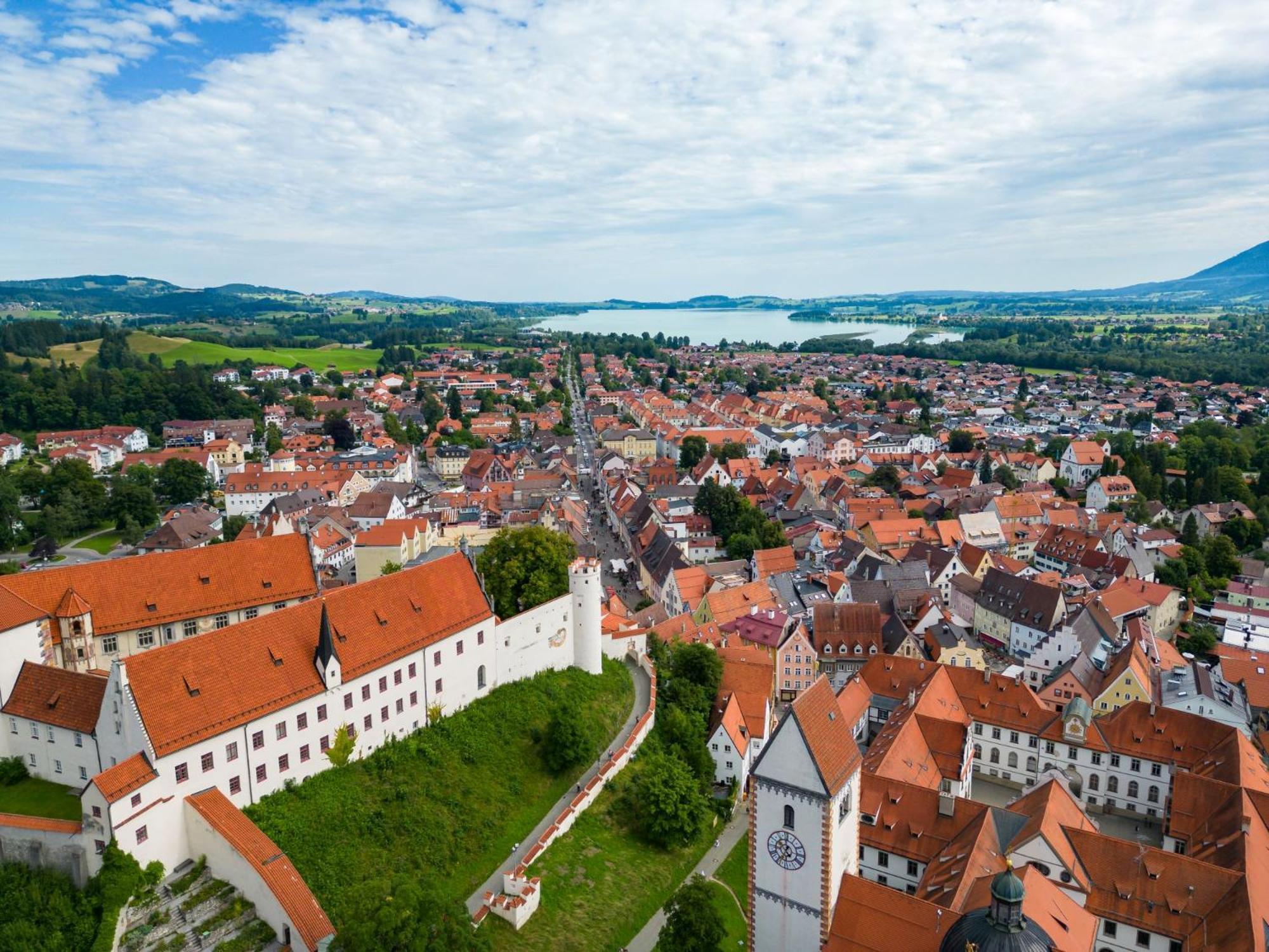 Ferienwohnung Herzstueck Im Haus Schlossblick Fussen Bagian luar foto